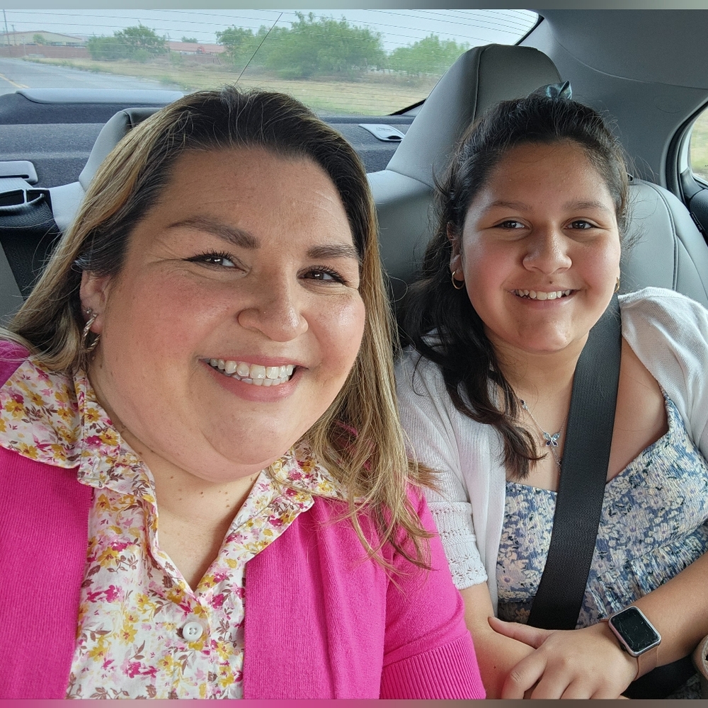Meet your Poshers, Ana & Katie